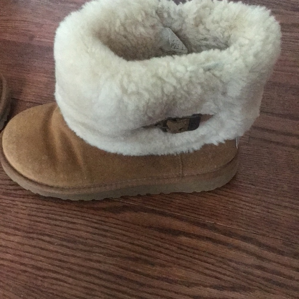Ugg boot - Picture 2 of 2